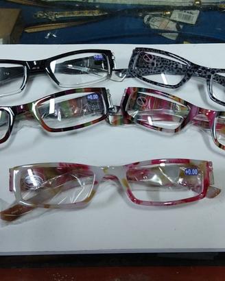 Occhiali con LED laterali a metà prezzo