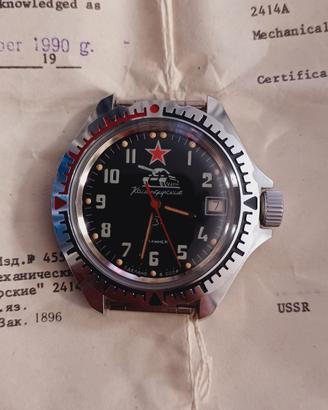 orologio meccanico a carica manual.