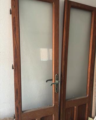 Finestre in legno e porta