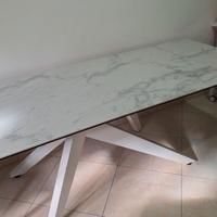 Tavolo in marmo