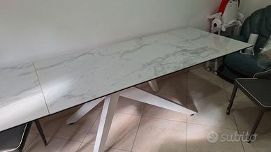 Tavolo in marmo