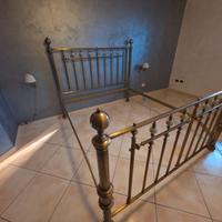 Letto matrimoniale in  compl to di rete ortopedica