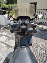 Yamaha T Max - 2004