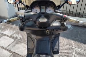 Yamaha T Max - 2004