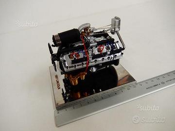 Miniatura Modellino Motore V12 Dettagliato
