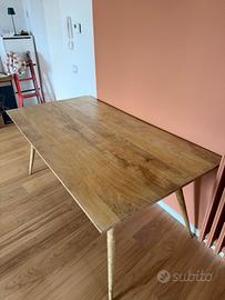 Tavolo Maisons du Monde in legno di Mango