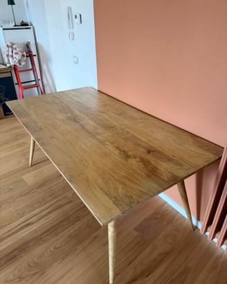 Tavolo Maisons du Monde in legno di Mango