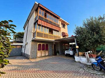 Appartamento di 133 m² con 4 locali e box auto a S