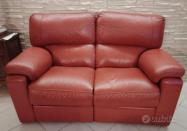 Divano in pelle con movimenti relax