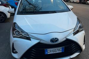 Toyota Yaris ibrida
