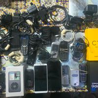 Lotto telefoni vintage + iPod+ lettori mp3