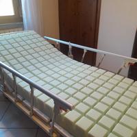 Letto ortopedico ospedaliero.