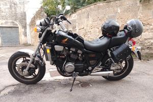 Honda vf750c 