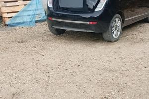 Lancia y