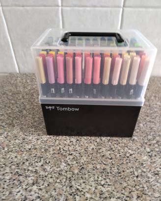 108 colori Tombow