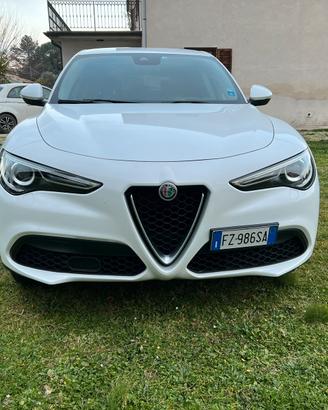 Alfa Stelvio 2,2 Q4 190 cavalli