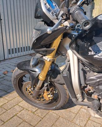Moto hornet 2008