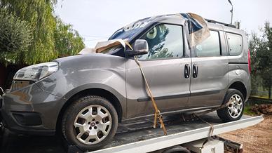 Fiat Doblò 1.6 M-Jet 7 posti 95cv incidentato solo