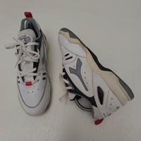 Snickers DIADORA
