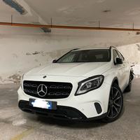 MERCEDES GLA 200D SPORT