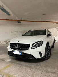 MERCEDES GLA 200D SPORT