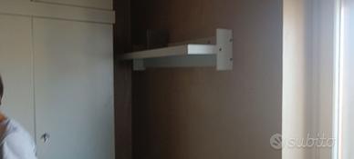 Mensole in legno laccato bianco n. tre