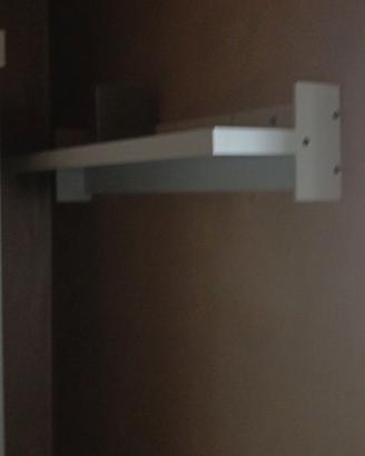 Mensole in legno laccato bianco n. tre