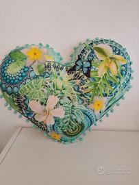 cuscino a forma di cuore 