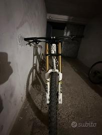 bici downhill GT FURY