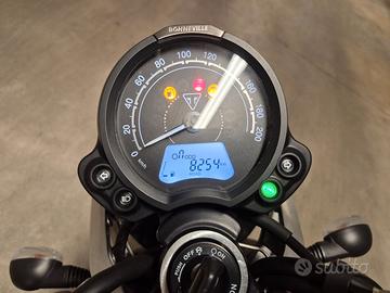 Triumph speed twin 900