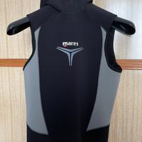 Mares sottomuta con cappuccio