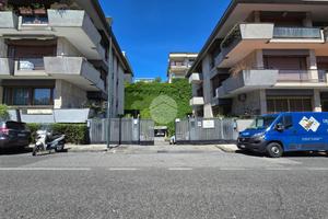 2 LOCALI A NAPOLI