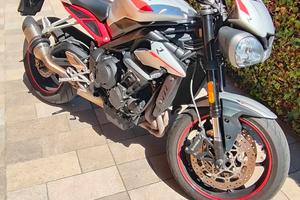 Triumph street triple 765 r 