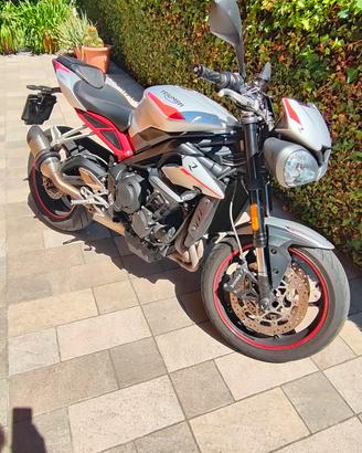 Triumph street triple 765 r 