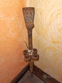 Vecchia incudine battifalce Rinaldi.