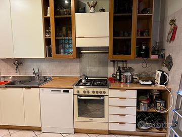 Cucina completa 528 cm + tavolo e 6 sedie