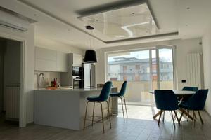 Appartamento luminoso con terrazzo e box auto dopp