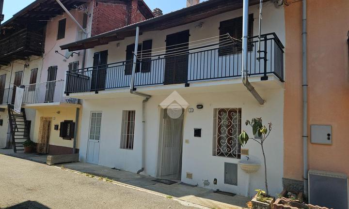 CASA SEMINDIPENDENTE A CORIO