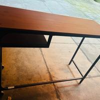 Scrivania Ikea salva spazio!