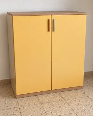 Scarpiera o mobiletto giallo