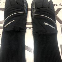 Abbigliamento antipioggia leggi