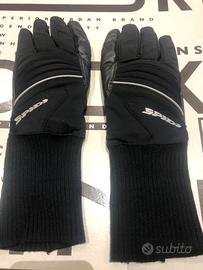 Abbigliamento antipioggia leggi