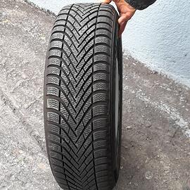 Pneumatici 185/65 R15 su cerchi in ferro