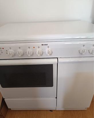 Cucina INDESIT Gas Gpl  con forno