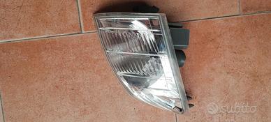 Freccia anteriore destra Nissan X-Trail T30 (2002)