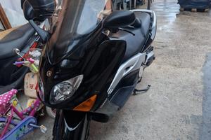 YAMAHA TMAX