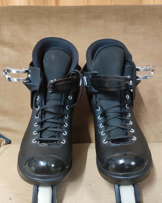 Pattini aggressive Roces M12 Black taglia 42