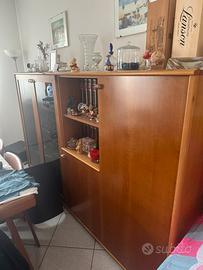 Mobile, vetrina in legno