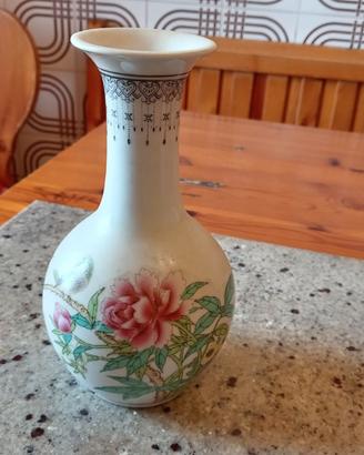 vaso in porcellana cinese "famille rose"