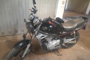 Moto Kawasaki Er500a